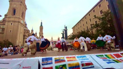 Grupo Sumak (Ecuador) en la Plaza del Pilar, Sorteo Mundialito Integración Zaragoza 2024